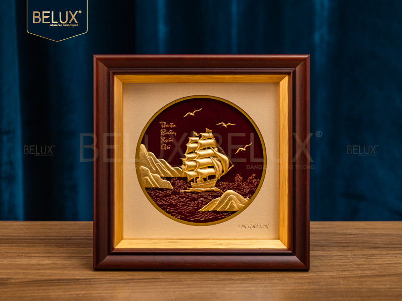 Tranh thuận buồm xuôi gió nền đỏ dát vàng 24k 20x20cm